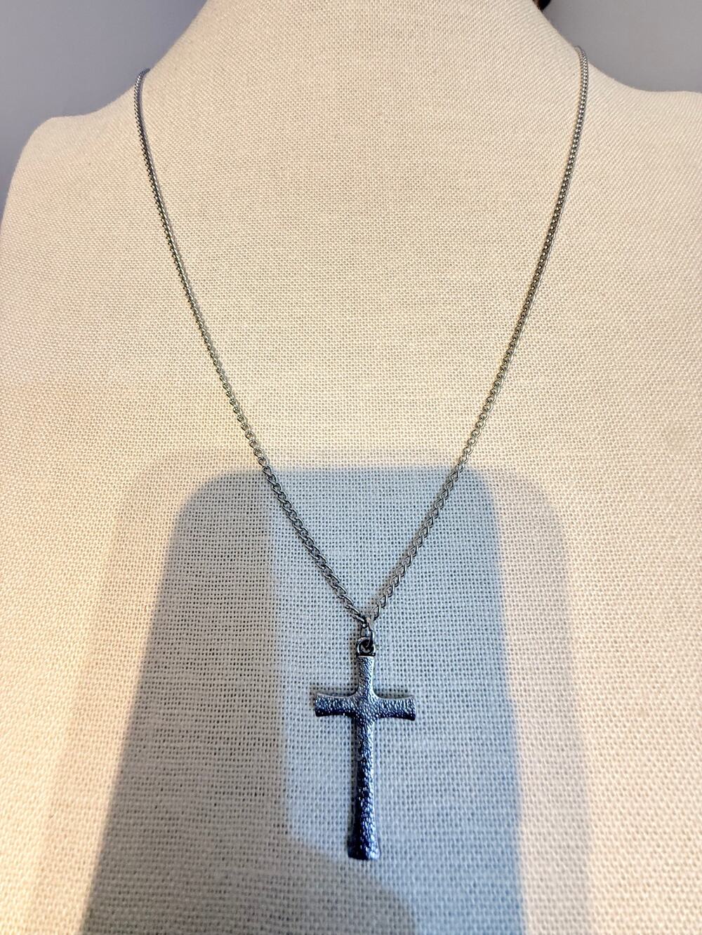 Vintage 26” Silver Tone Cross Pendant Necklace